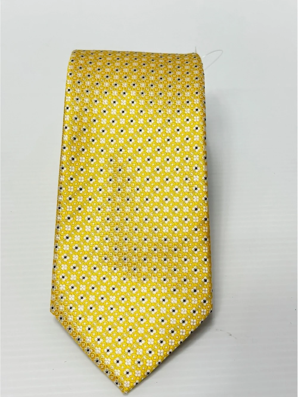 Banana Republic Men's Yellow Floral Pattern Stain Resistant Blend Tie - One